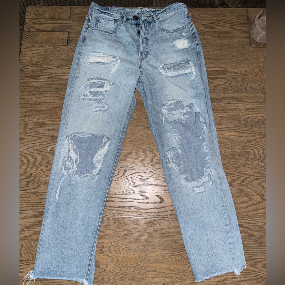American Eagle 90s Boyfriend Distressed Jeans Style #:2508  Size: 8 Long Y2K